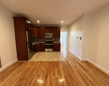 603 Gates Avenue - Photo Thumbnail 4