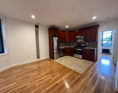 603 Gates Avenue - Photo Thumbnail 3