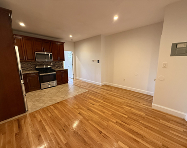 603 Gates Avenue - Photo Thumbnail 5