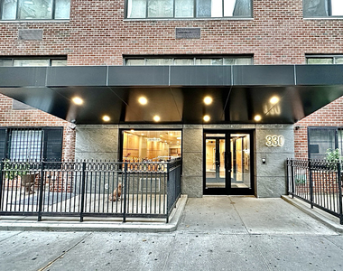 West 45th Street - Photo Thumbnail 7