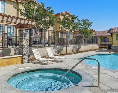 8011 City View Pl - Photo Thumbnail 34