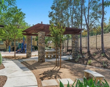 8011 City View Pl - Photo Thumbnail 30