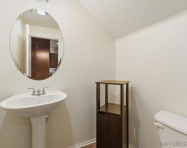 8011 City View Pl - Photo Thumbnail 16