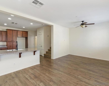 8011 City View Pl - Photo Thumbnail 11