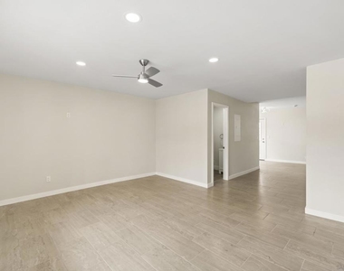 153 Dahlia Avenue - Photo Thumbnail 9