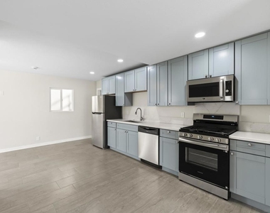 153 Dahlia Avenue - Photo Thumbnail 10
