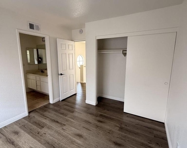 11347 Paul Barwick Ct - Photo Thumbnail 13