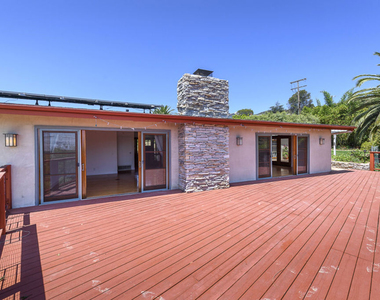 1090 El Medio Avenue - Photo Thumbnail 13