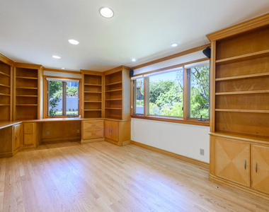1090 El Medio Avenue - Photo Thumbnail 22