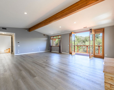 1090 El Medio Avenue - Photo Thumbnail 16