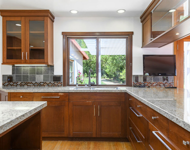 1090 El Medio Avenue - Photo Thumbnail 10