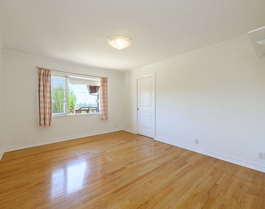 1090 El Medio Avenue - Photo Thumbnail 25