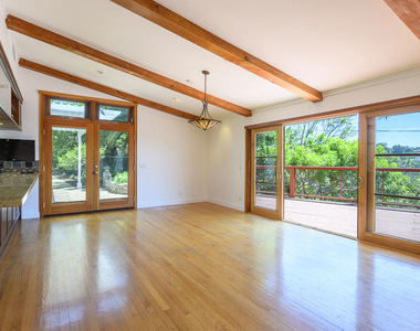 1090 El Medio Avenue - Photo Thumbnail 7