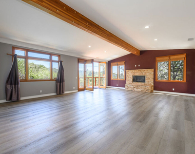 1090 El Medio Avenue - Photo Thumbnail 15