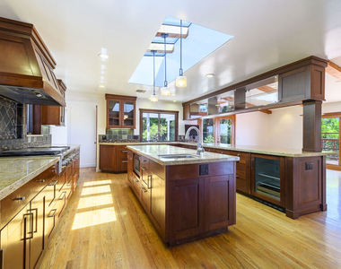 1090 El Medio Avenue - Photo Thumbnail 11