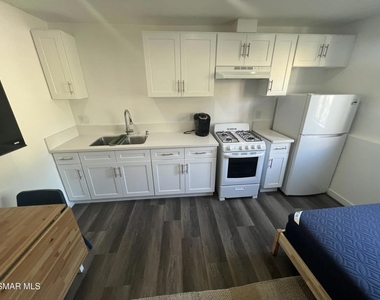 7022 Nestle Avenue - Photo Thumbnail 2