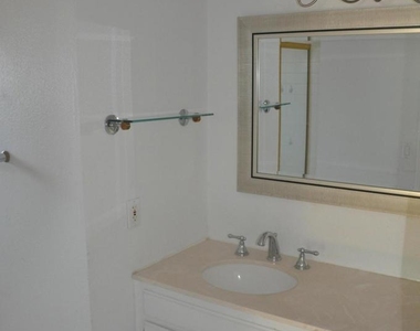1568 Covington Avenue - Photo Thumbnail 10