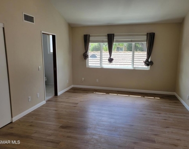 1568 Covington Avenue - Photo Thumbnail 18