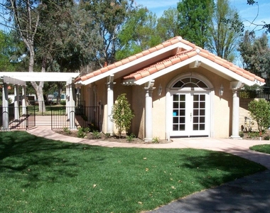 1568 Covington Avenue - Photo Thumbnail 20