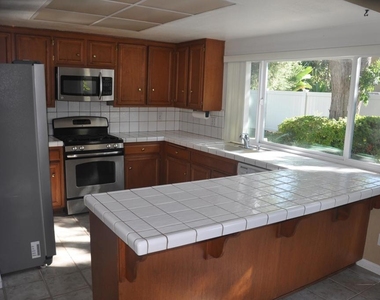 1568 Covington Avenue - Photo Thumbnail 4