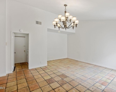 1114 Evenstar Avenue - Photo Thumbnail 12