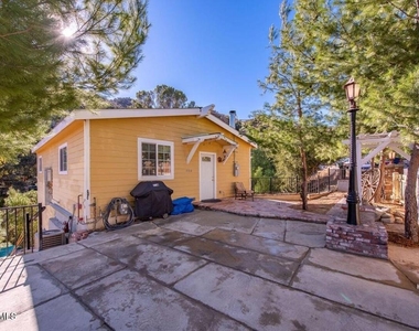 1088 Casa Grande Drive - Photo Thumbnail 2