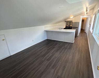 1415 Hillcrest Drive - Photo Thumbnail 4