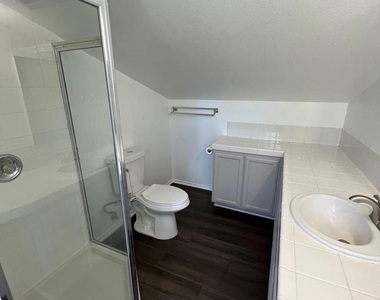 1415 Hillcrest Drive - Photo Thumbnail 5