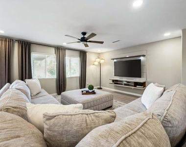 84131 Azzura Way Way - Photo Thumbnail 3