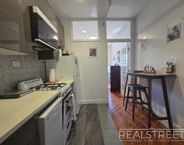 109 Joralemon Street - Photo Thumbnail 4