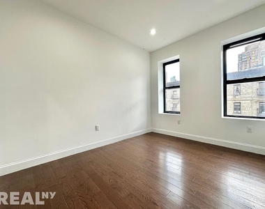 3139 Broadway - Photo Thumbnail 6