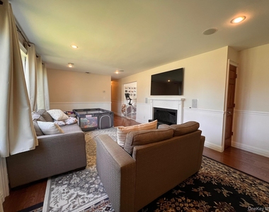 2 Nassau Road - Photo Thumbnail 10