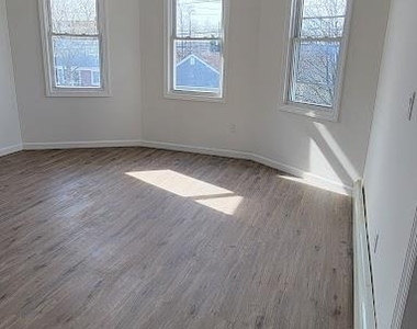 83 Kraemer Street - Photo Thumbnail 6