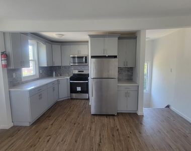 83 Kraemer Street - Photo Thumbnail 13