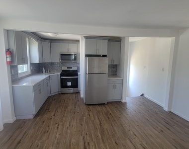 83 Kraemer Street - Photo Thumbnail 12