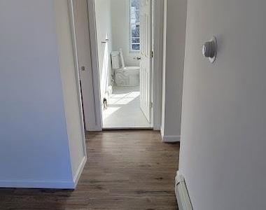 83 Kraemer Street - Photo Thumbnail 10