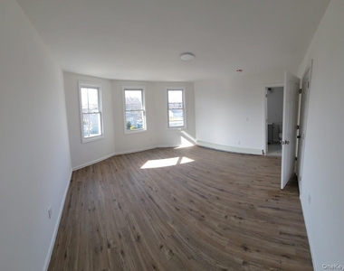 83 Kraemer Street - Photo Thumbnail 4