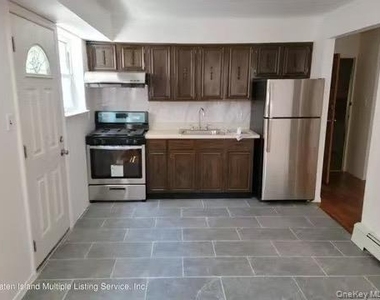 8426 Beverly Road - Photo Thumbnail 3