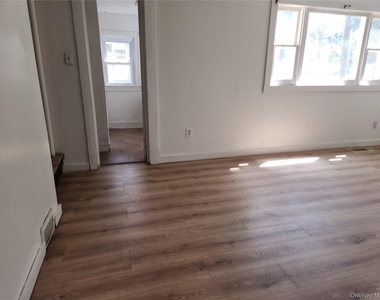 2 Madison Avenue - Photo Thumbnail 6