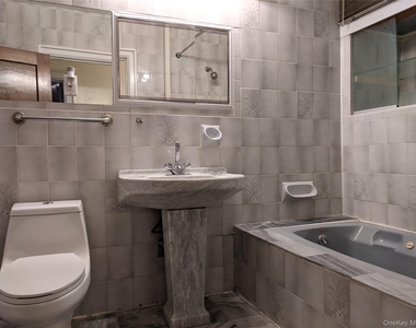 26 Coligni Avenue - Photo Thumbnail 6