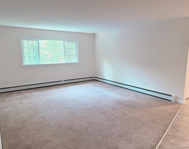 12 Lake Drive - Photo Thumbnail 7
