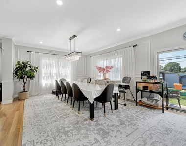 2245 Plum Tree Road N - Photo Thumbnail 10