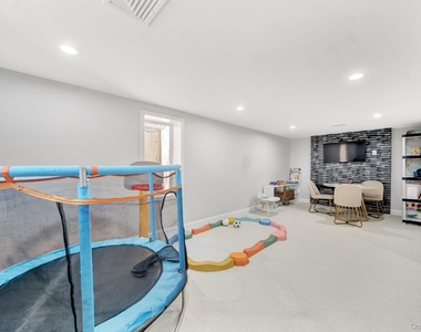 2245 Plum Tree Road N - Photo Thumbnail 36