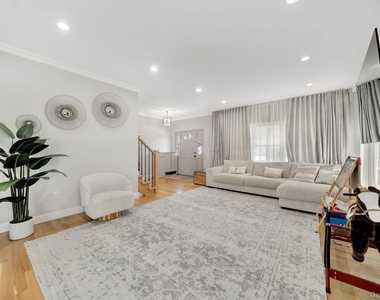 2245 Plum Tree Road N - Photo Thumbnail 15