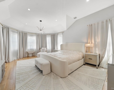 2245 Plum Tree Road N - Photo Thumbnail 32