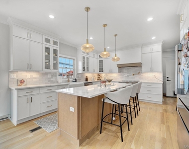 2245 Plum Tree Road N - Photo Thumbnail 6