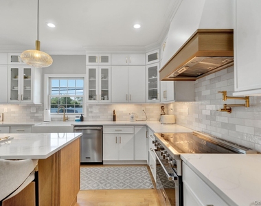 2245 Plum Tree Road N - Photo Thumbnail 3