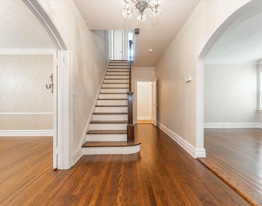 942 Greenfield Road - Photo Thumbnail 1