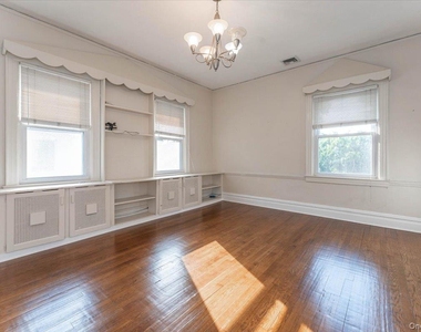 942 Greenfield Road - Photo Thumbnail 12