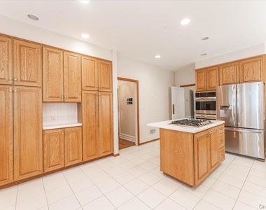 942 Greenfield Road - Photo Thumbnail 9